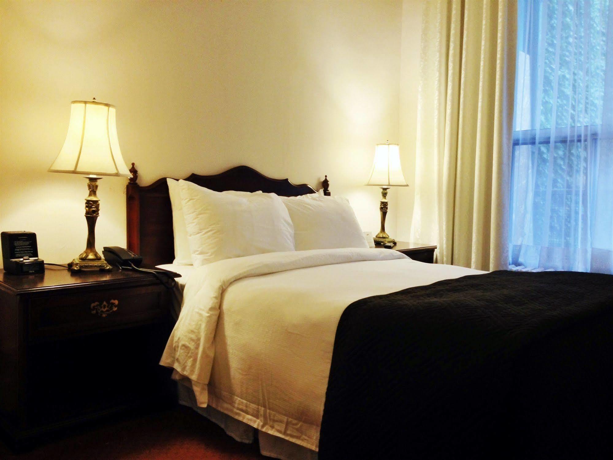 Ambrose House & Cafe - Self Check-In Guesthouse Montreal Exteriér fotografie